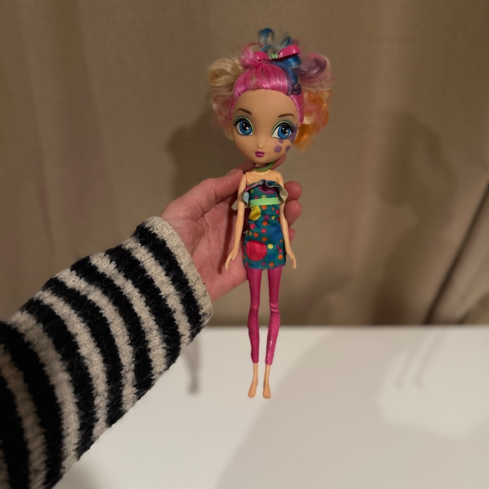 Spin Master La Dee Da Dee as Dot Fashion Doll Multi-Color Hair Polka Dot Dress